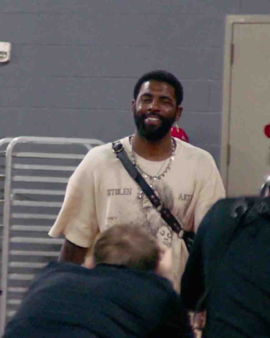 597天的等待！NBA官方晒欧文入场视频：他微笑着归来 今日将出战